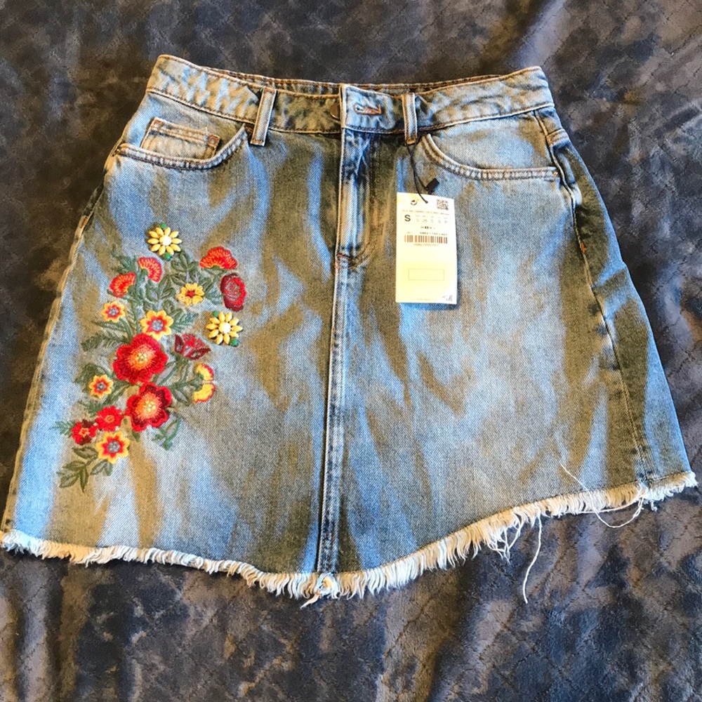 Zara Embroidered Denim Skirt